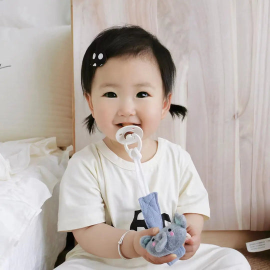 Sujetachupetes de madera y algodón Kalinatur™ – Seguridad y suavidad para el bebé