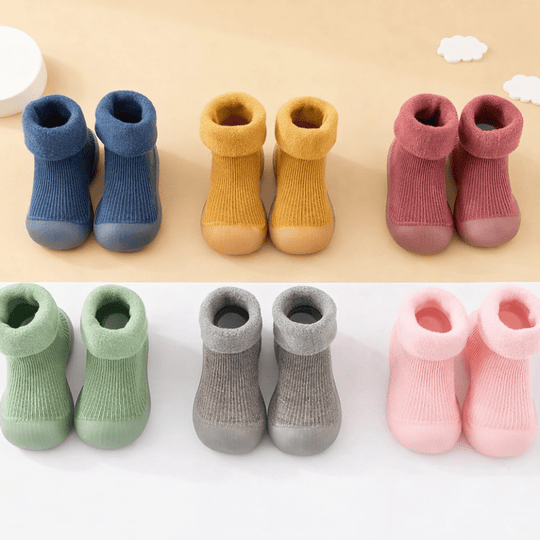 chaussures bébé physiologiques souples antidérapantes multicolores chaussons chaussettes hiver premiers pas nourrisson différentes couleurs