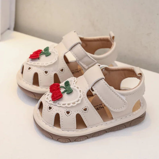 chaussure avec motif cerise