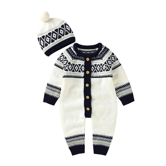 Combinaison d’hiver tricot blanche et bleu marine pour bebe avec boutons en bois et bonnet assorti a pompon, tenue chaude et chic KaliNatur.
