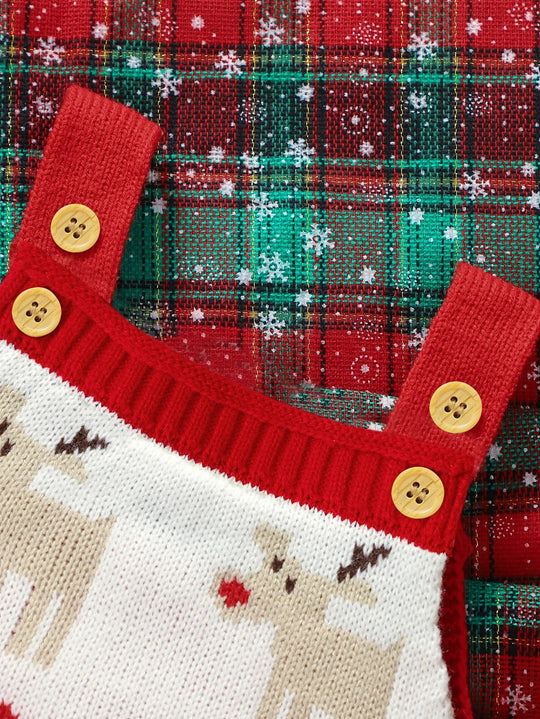 Zoom sur la barboteuse de Noel pour bebe en tricot rouge et blanc avec motifs rennes et boutons dores, texture douce et finitions de qualite KaliNatur.
