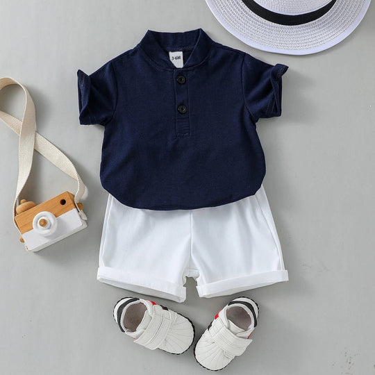 ensemble bleu marine et short blanc