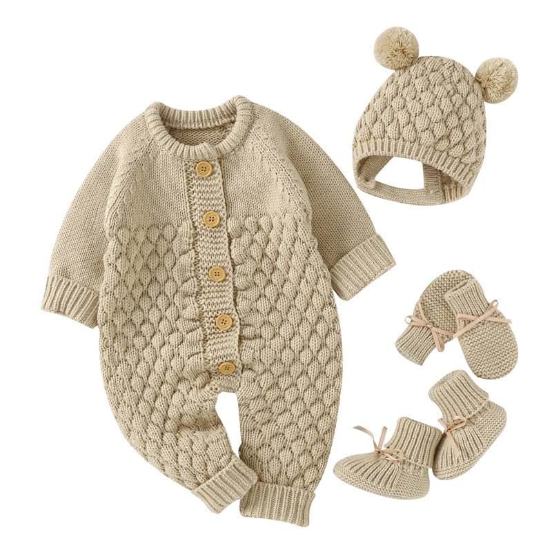 Ensemble tricot beige pour bebe avec combinaison a boutons, bonnet a pompons et chaussons assortis, tenue chaude et elegante KaliNatur.