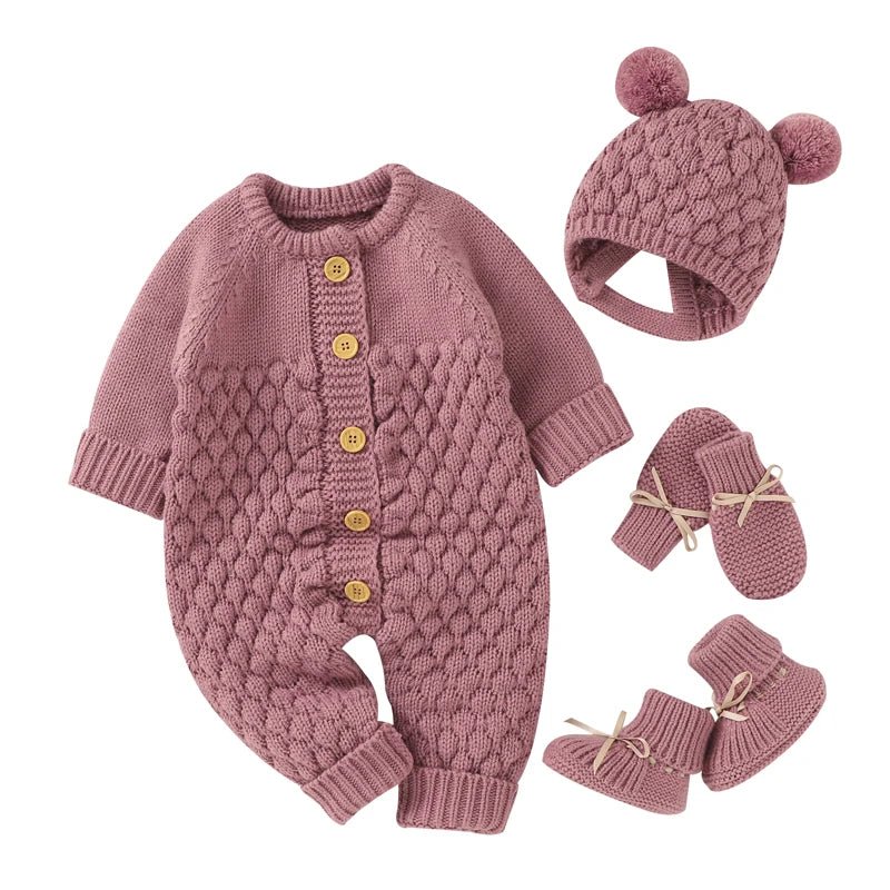 Ensemble tricot rose pour bebe avec combinaison a boutons, bonnet a pompons et chaussons assortis, tenue douce et confortable KaliNatur.