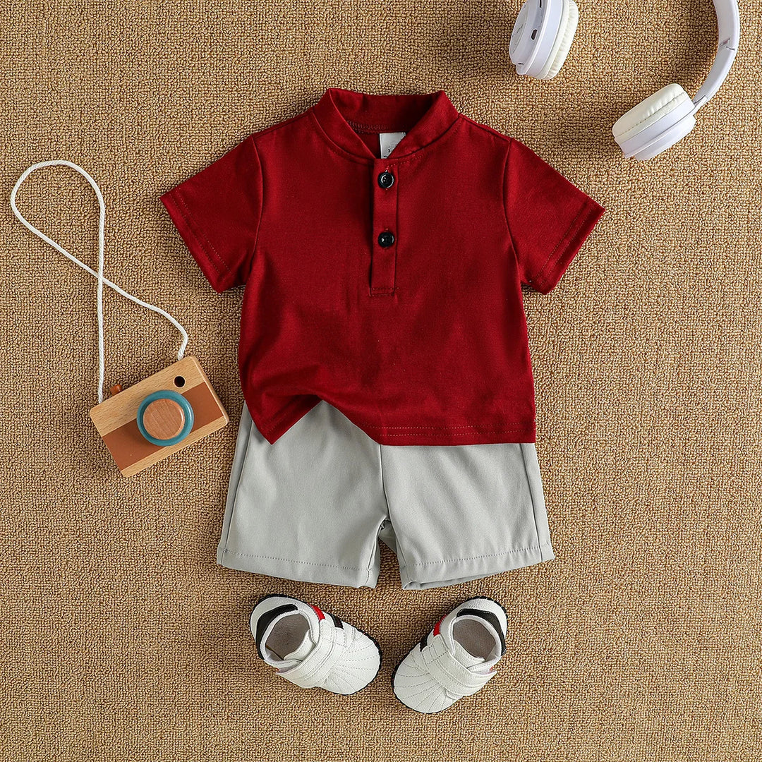 ensemble polo rouge et short beige