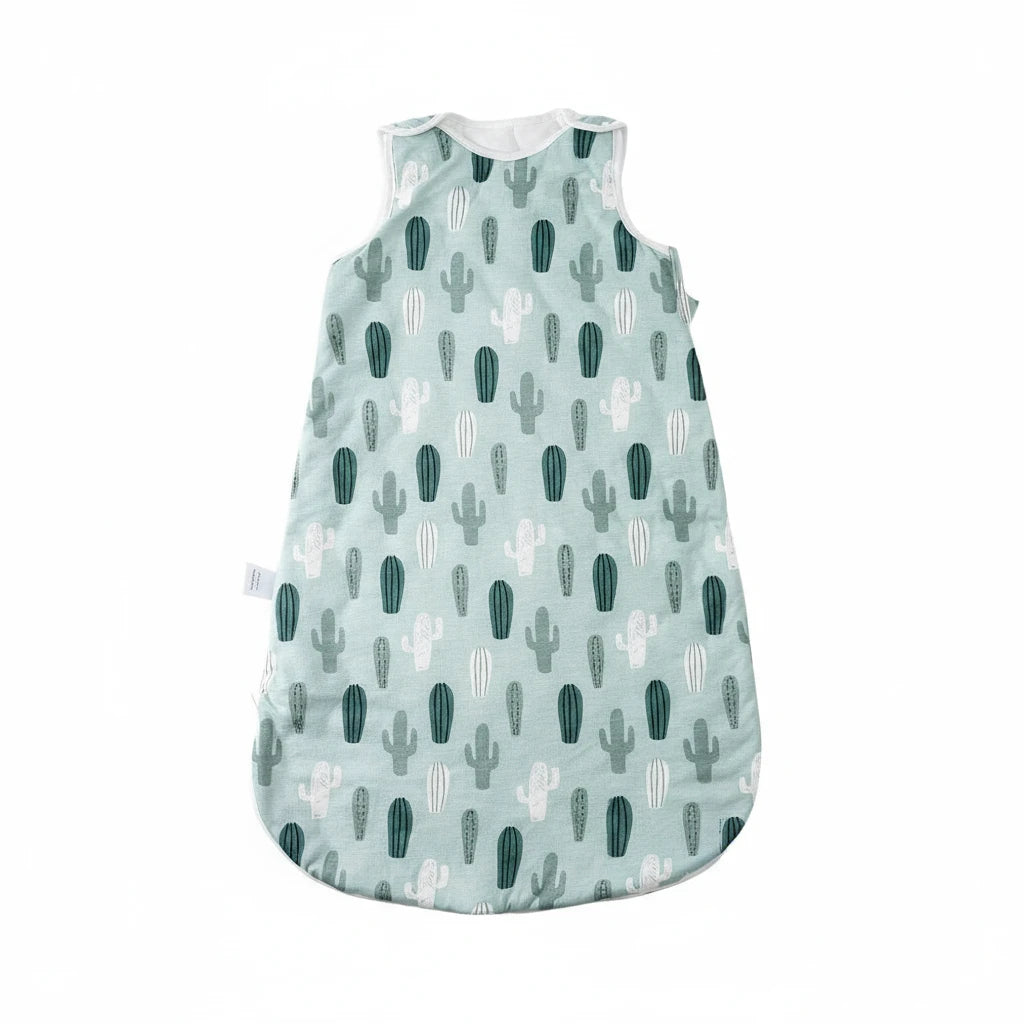 Gigoteuse bébé Kalinatur en coton à motifs cactus verts – turbulette respirante et douce pour un sommeil paisible.

