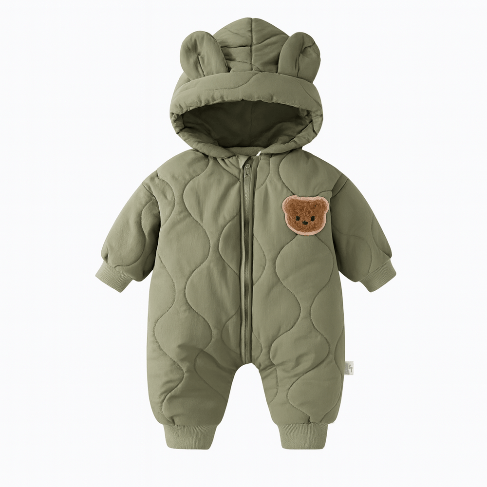 Combinaison d’hiver bébé vert sauge avec capuche à oreilles et broderie ourson.