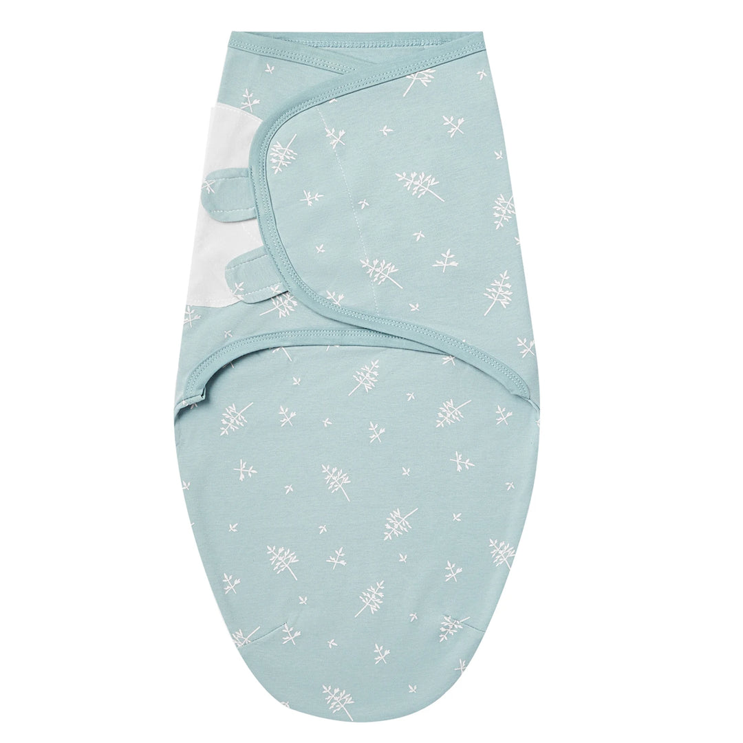 Gigoteuse bleu doux pour bébé avec motifs feuillages blancs, modèle Kalinatur.