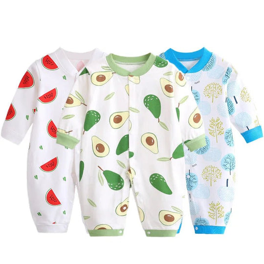 Pyjama bébé imprimé pastèques roses, pyjama bébé avocats verts et pyjama bébé arbres bleus, ensemble de trois combinaisons légères et colorées.