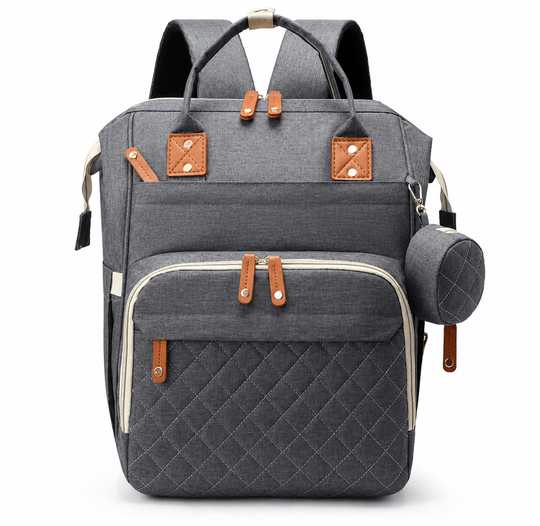 Sac à dos à langer gris grande capacité avec poches isothermes pour biberons, compartiments de rangement, tissu Oxford résistant et design moderne pour les sorties avec bébé.