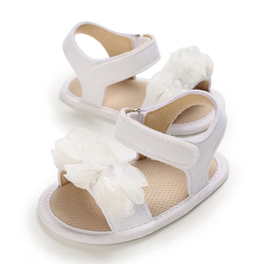 Sandales bébé fille blanches avec fleurs en tulle et fermeture scratch, chaussures premiers pas à semelle souple antidérapante pour bébé de 0 à 18 mois
