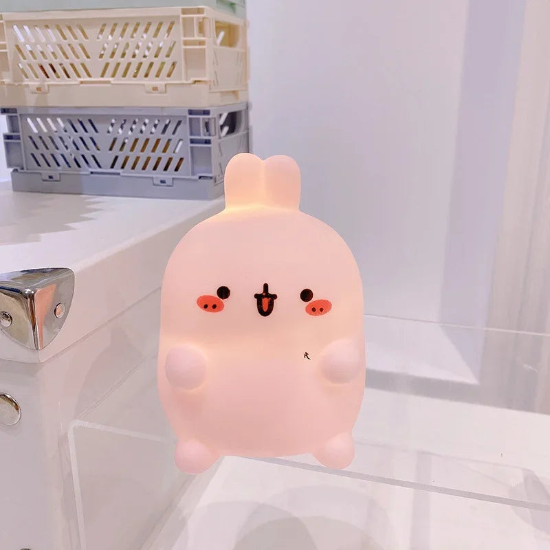 Veilleuse lapin rose LED kawaii pour bébé et enfant – lumière douce et apaisante pour la chambre – design mignon en silicone – Kalinatur™