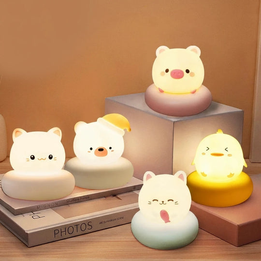 Collection de veilleuses bébé animaux – chat, ourson, poussin et cochon – lumière douce et apaisante pour chambre d’enfant – ambiance cocooning Kalinatur™
